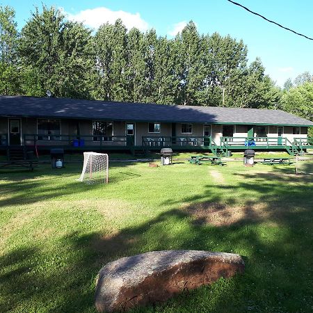 Chalkley'S Sandy Bay Cottage Resort Nipissing Beach Esterno foto