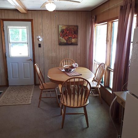 Chalkley'S Sandy Bay Cottage Resort Nipissing Beach Esterno foto