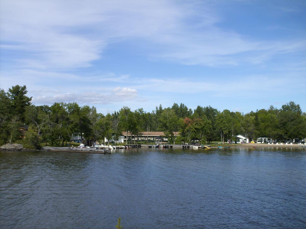 Chalkley'S Sandy Bay Cottage Resort Nipissing Beach Esterno foto