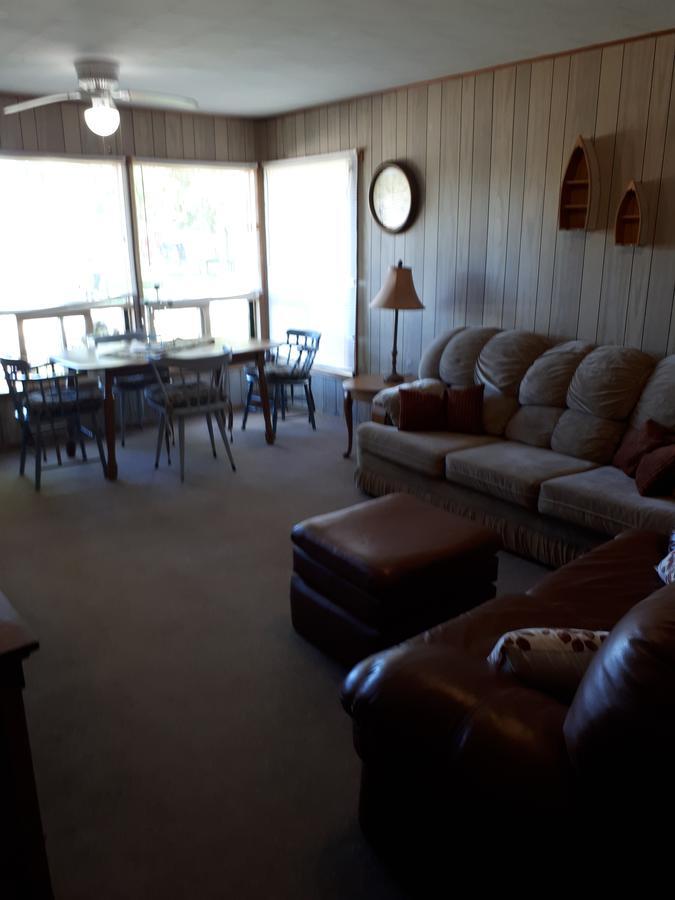 Chalkley'S Sandy Bay Cottage Resort Nipissing Beach Esterno foto