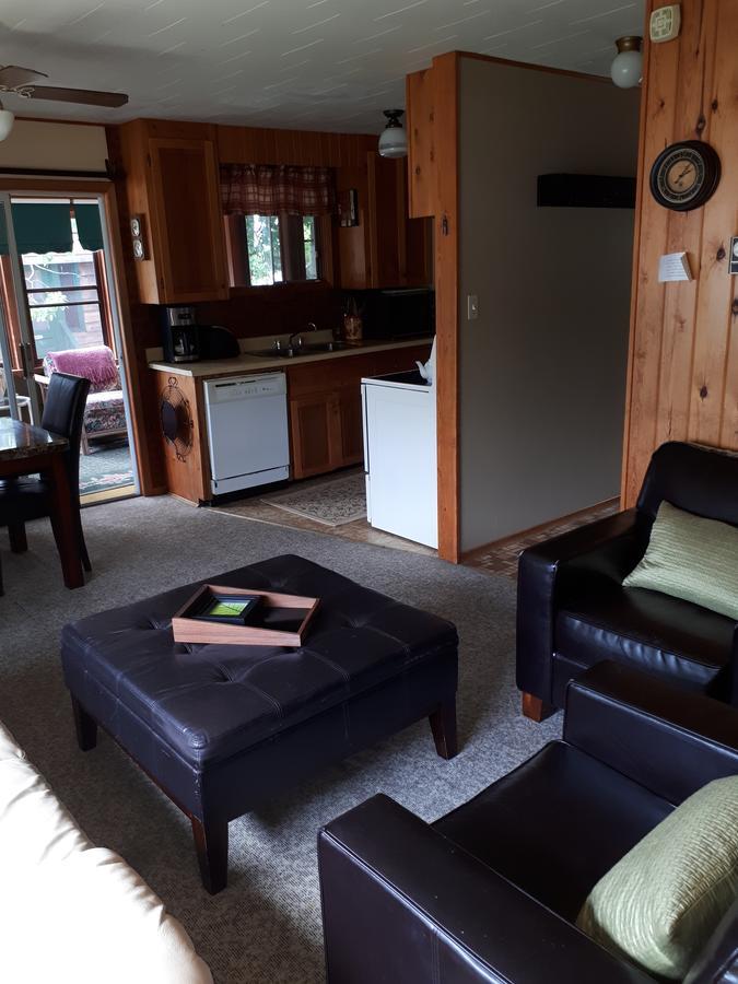 Chalkley'S Sandy Bay Cottage Resort Nipissing Beach Esterno foto