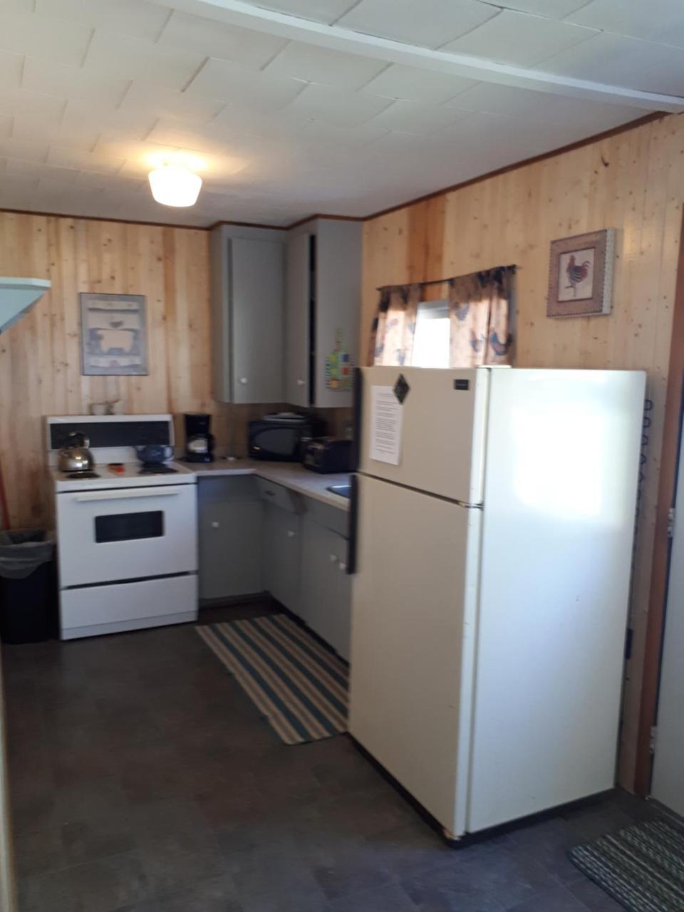 Chalkley'S Sandy Bay Cottage Resort Nipissing Beach Esterno foto