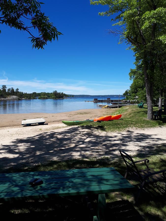 Chalkley'S Sandy Bay Cottage Resort Nipissing Beach Esterno foto